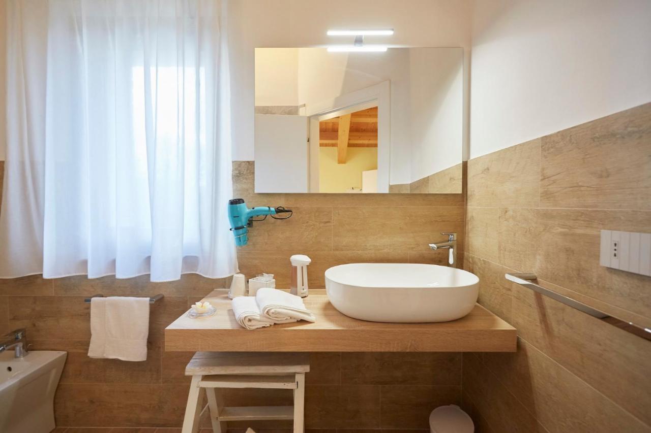 Agriturismo Nido Delle Rondini Macerata Buitenkant foto