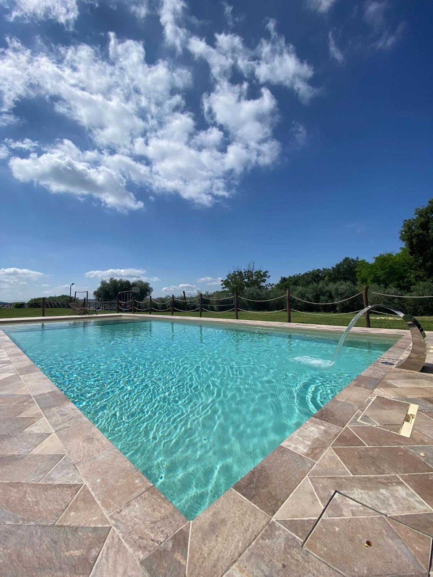 Agriturismo Nido Delle Rondini Macerata Buitenkant foto