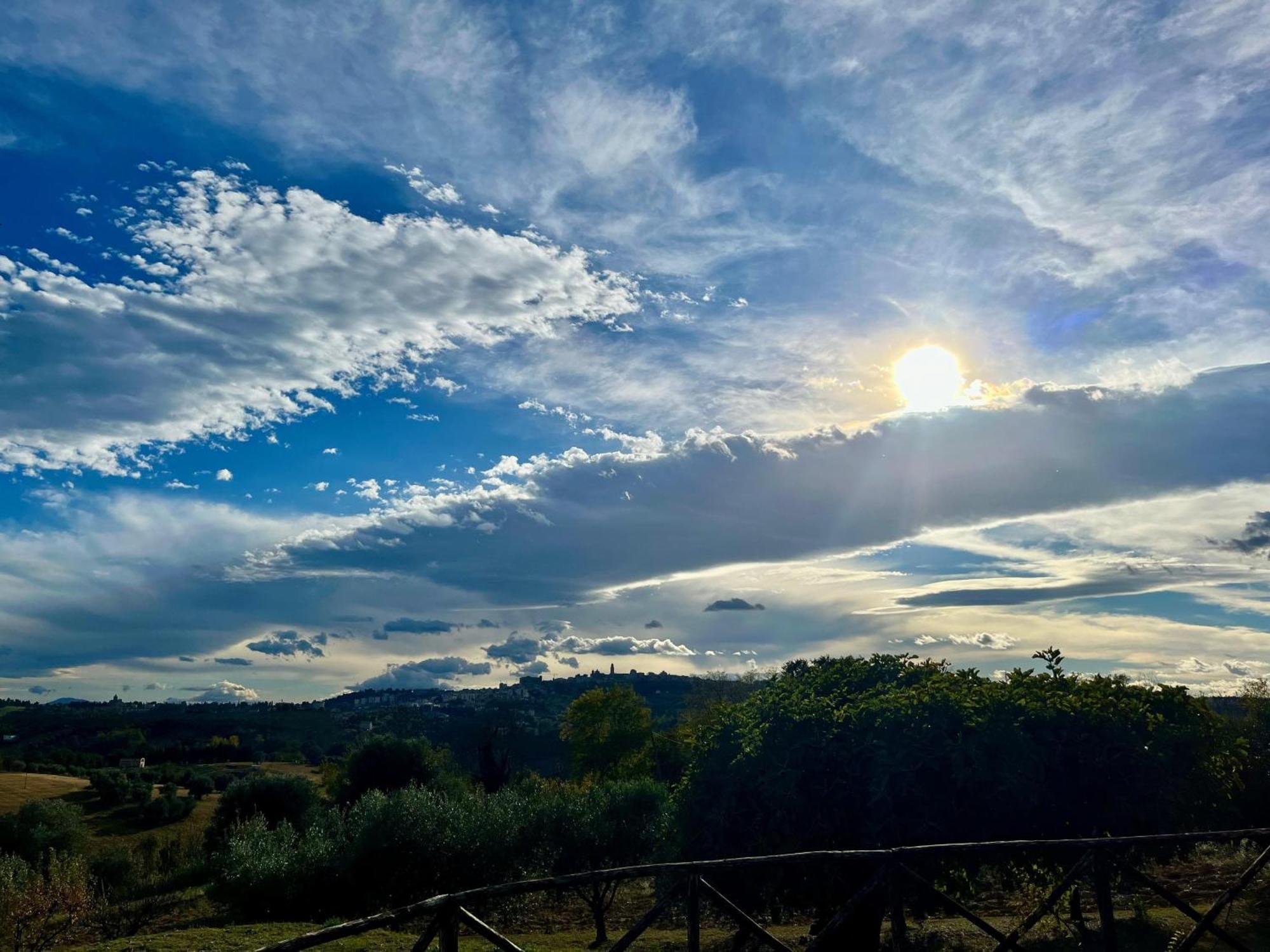 Agriturismo Nido Delle Rondini Macerata Buitenkant foto